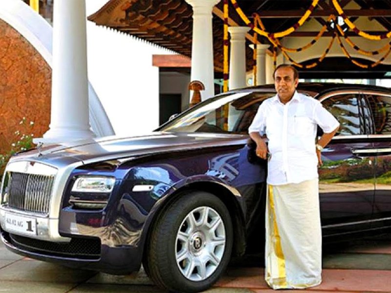 ബി. രവി പിള്ള: നാട്ടിലെ ബിസിനസ്സ് പൊളിഞ്ഞപ്പോൾ ഗൾഫിലേക്ക് വണ്ടികയറി; ഇന്ന് ഒരു ലക്ഷത്തിലധികം പേർക്ക് തൊഴിൽ നൽകുന്ന വ്യവസായ ഭീമൻ